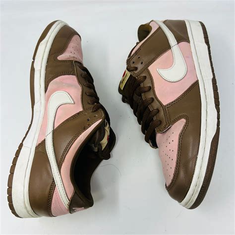 Buy and Sell Nike Dunk Sneakers